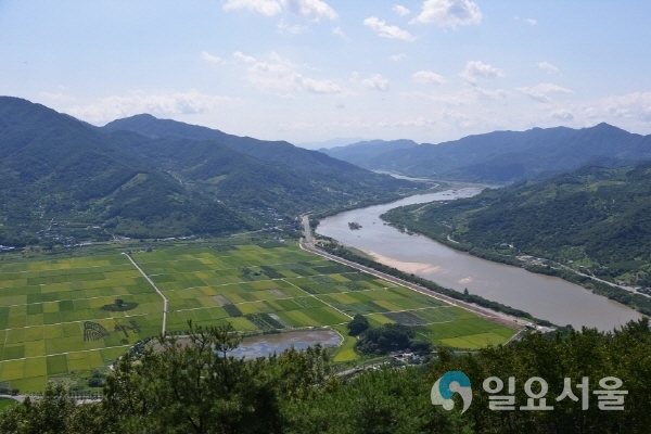 한산사에서 본 섬진강과 평사리들판