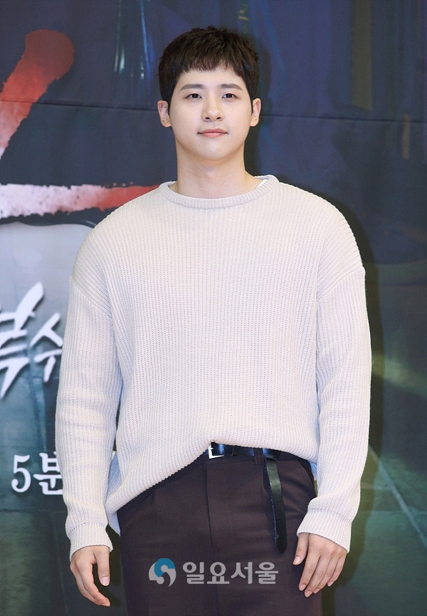 드라마 미스마 복수의 여신 제작발표회에 참석한 B1A4 신우