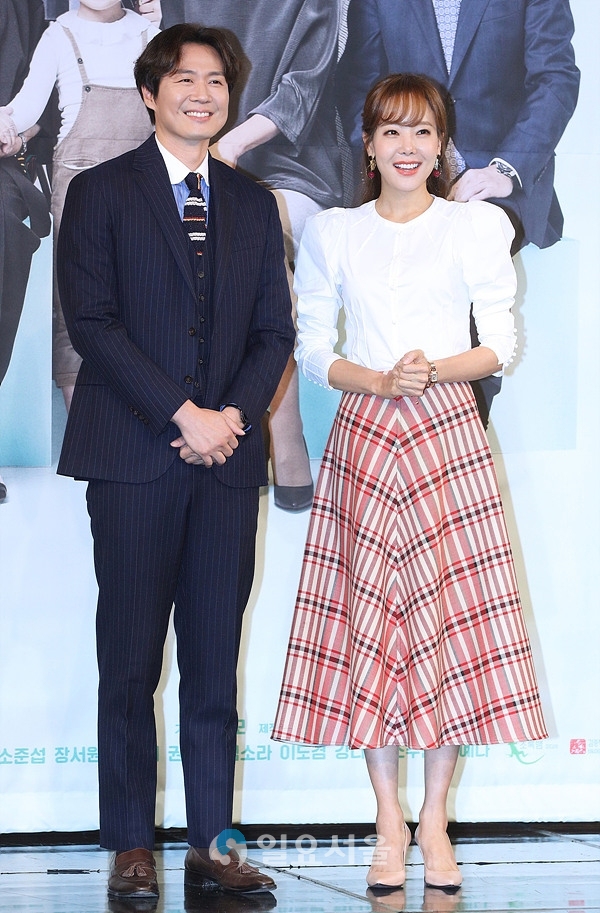 내사랑 치유기 제작발표회에 참석한 연정훈-소유진