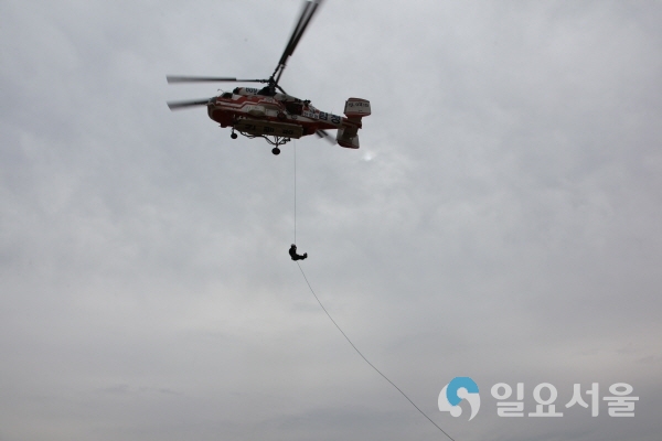산악사고자 및 조난객 구조대비 항공구조훈련 @ 양산산림항공관리소 제공