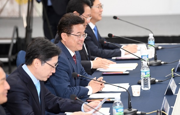 제40차 대한민국시도지사협의회에 참석한 이철우 도지사.