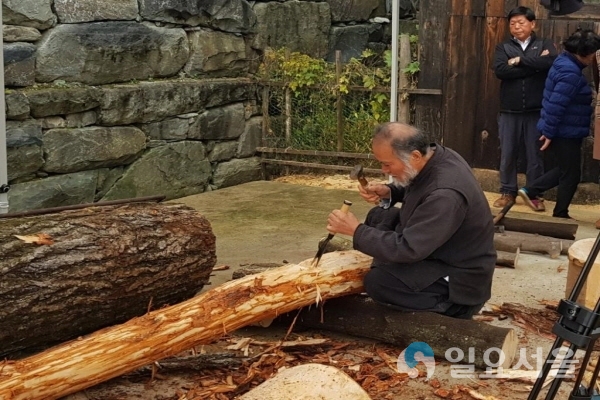 목조각장 목아 박찬수 공개시연 @ 산청군 제공