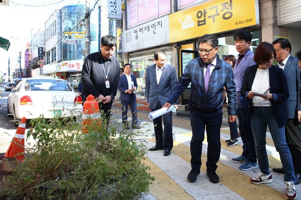 도화 2,3동 현장 방문한 김정식 구청장