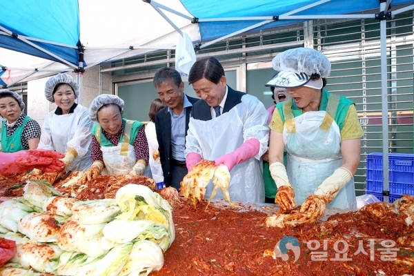 2017년 사랑의 김장나눔 행사 사진 @ 김해시 제공