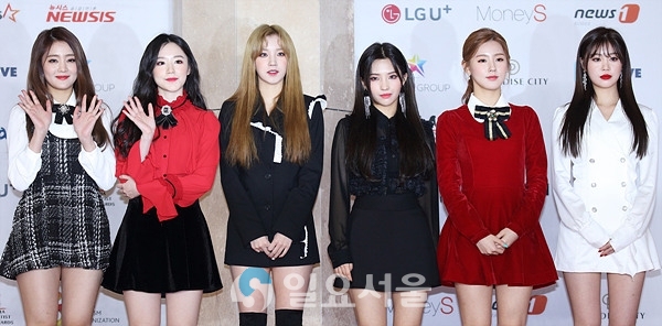 2018 Asia Artist Awards(AAA) 레드카펫 행사에 참석한 (여자)아이들