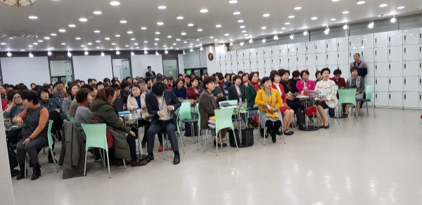 300여 독립 뷰티컨설턴트