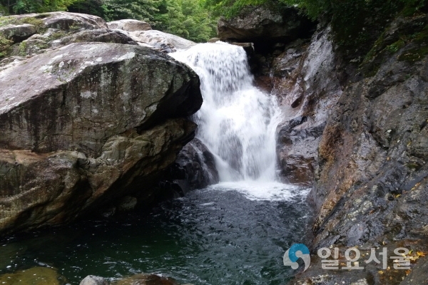 첫나들이 폭포사진 @ 지리산국립공원사무소 제공