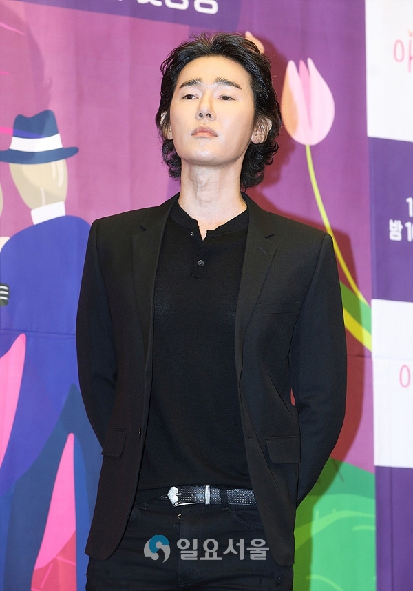 예능프로 아모르파티 제작발표회에 참석한 허지웅