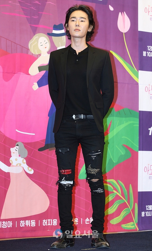 예능프로 아모르파티 제작발표회에 참석한 허지웅