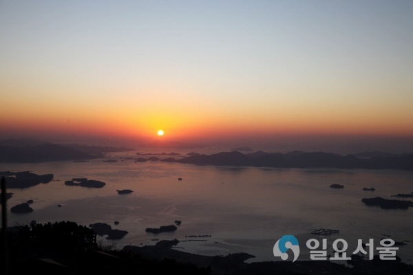 금오산 일출 @ 하동군 제공