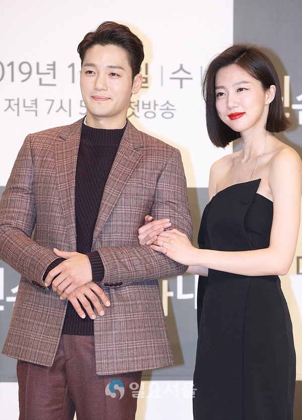 드라마 왼손잡이 아내 제작발표회에 참석한 김진우-하연주