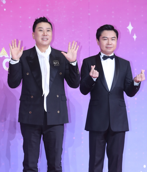 이상민(좌)과 임원희 [뉴시스]