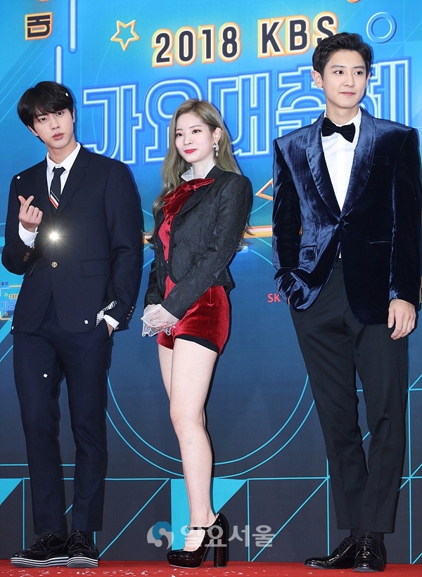 2018 KBS가요대축제 레드카펫 행사에 참석한 진-다현-찬열