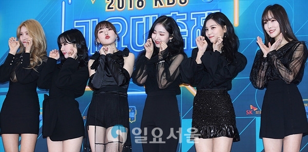 2018 KBS가요대축제 레드카펫 행사에 참석한 여자친구