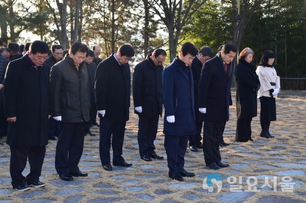 조규일 시장을 비롯한 간부공무원 충혼탑 참배 @ 진주시 제공