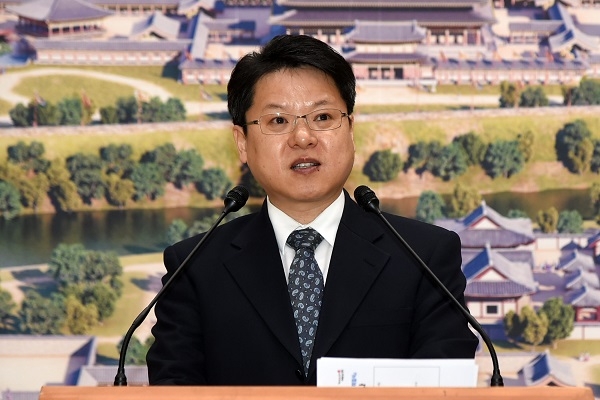 이영석 신임 경주부시장이 2일 시무식에서 부임 인사를 하고 있다.