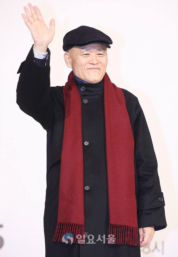 지식쇼 도올아인 오방간다 제작발표회에 참석한 김용옥