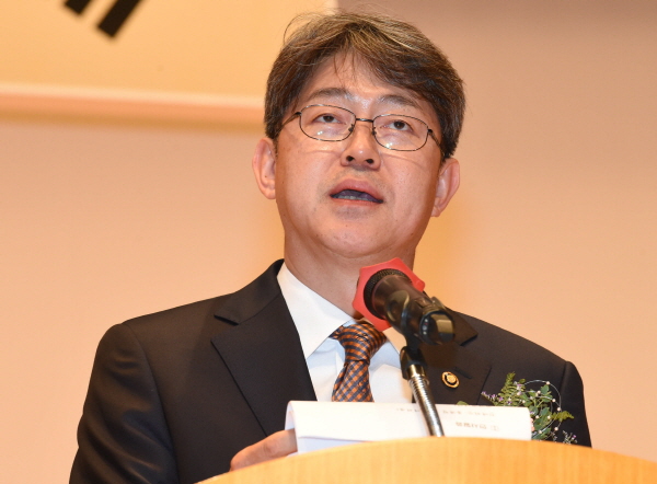 강신욱 통계청장 <뉴시스>