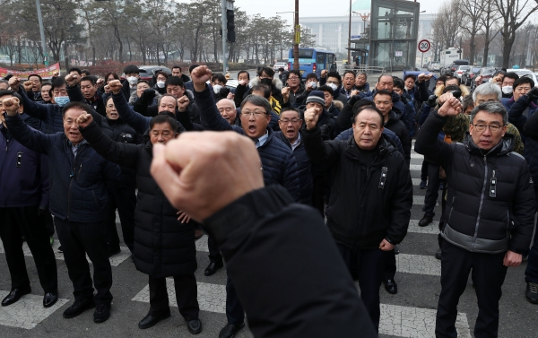 시위하는 택시 기사들 [뉴시스]