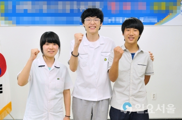 교복을 입고 있는 남해군 관내 고교생들 @ 남해군 제공