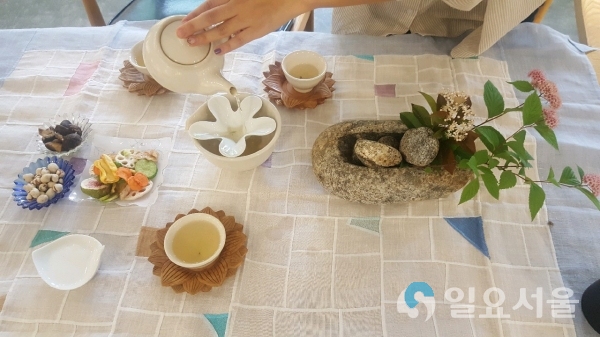 녹차 한잔 하세요 © 하동군 제공
