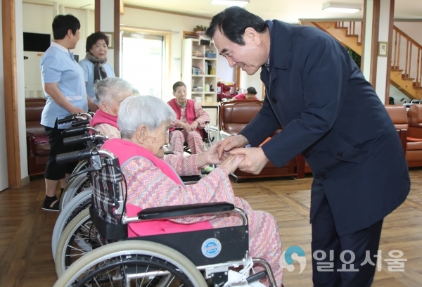 설명절 사회복지시설 위문 © 함양군 제공