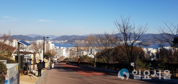 만날공원에서 내려다본 마산만 전경 © 창원시 제공