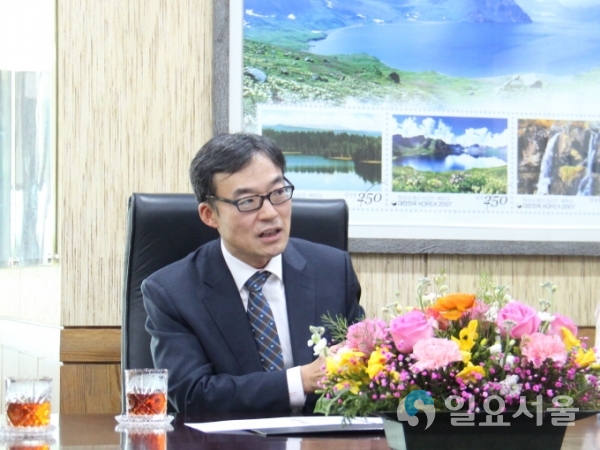 이상학 신임 경북지방우정청장이 11일 청장실에서 업무방침을 밝히고 있다. 사진제공=경북지방우정청