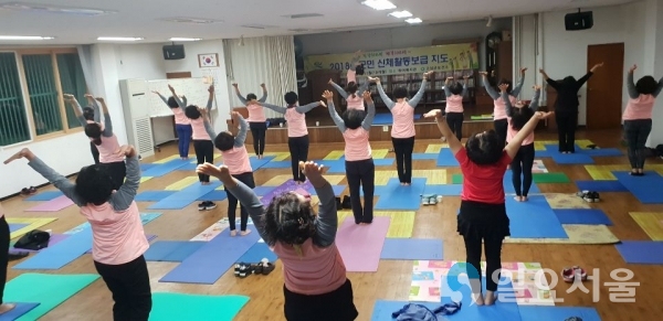 건강UP 행복UP 신체활동보급 프로그램 (지난해 운영사진) © 고성군 제공