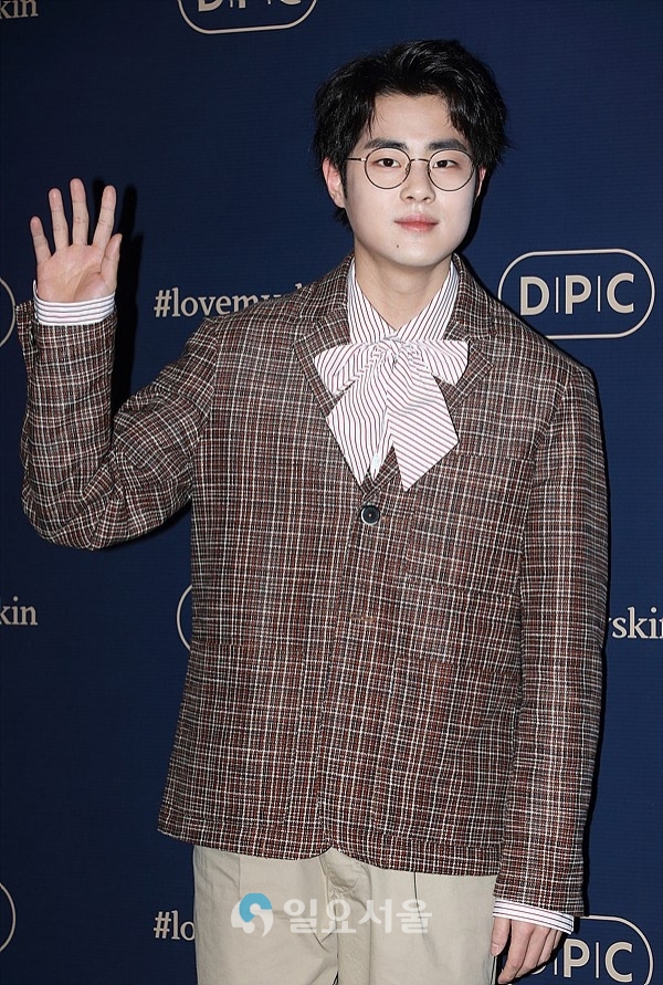 DPC 스킨샷 LED 마스크 런칭 행사 참석한 조병규