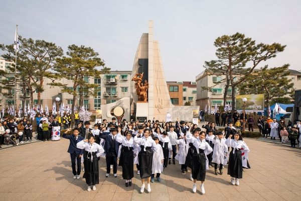 독립의 횃불 3.1만세운동, 황어장터에서 재현