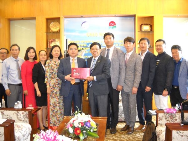 인천 중구 월디축구동호회 우호교류도시 베트남 나트랑시 찾아