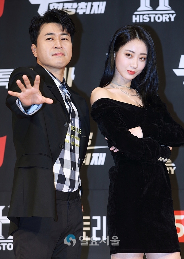 웹예능 무작정 현장취재 제작발표회에 참석한 김종민-경리