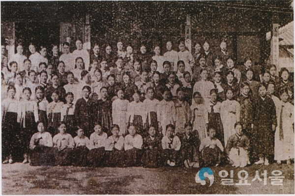 진주교방문화(권번의 견습생들) © 진주시 제공