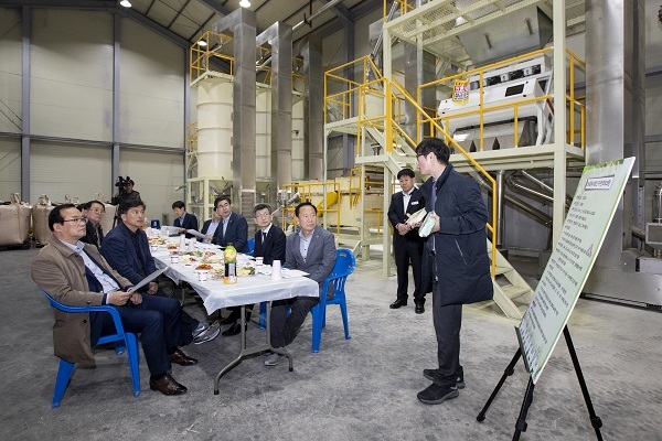 경상북도의회 기획경제위원회(위원장 박현국)가 제307회 임시회 기간 중 1박 2일(3월19일~20일)의 일정으로 일자리창출 우수기업, 스마트 팩토리 대표 사업장을 찾아 현장중심의 의정활동을 벌이고 있다.