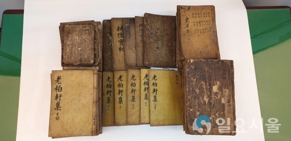 의령향우 전경배씨 의병박물관 유물 137점 기탁 © 의령군 제공