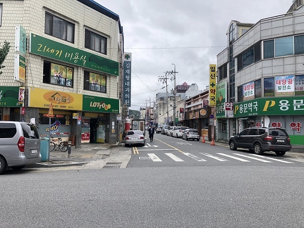 안동시가 중구동 중앙로 및 서동문로 일원을 대상으로 약 700미터 구간에 대해 간판개선사업을 추진한다.