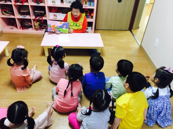 도란도란 그림책 읽기 수업 현장 모습
