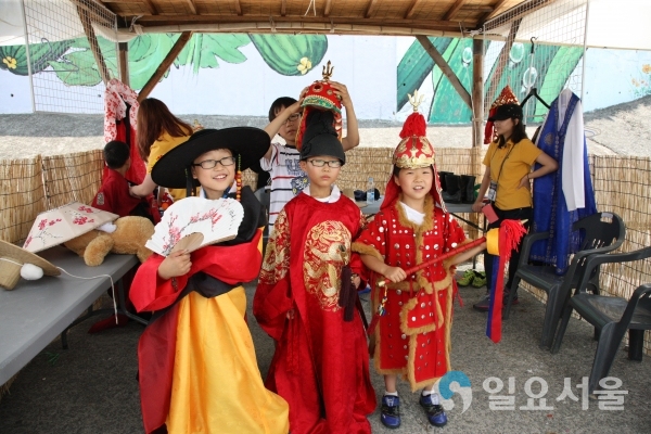 홍의철릭도 입고 의병도 되어보고 © 의령군 제공