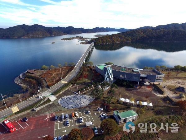 진주 청동기문화박물관 야외전시장 재단장     © 진주시 제공