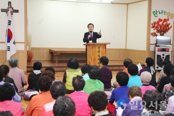 서춘수 함양군수 함양교회 경로대학서 특강 © 함양군 제공