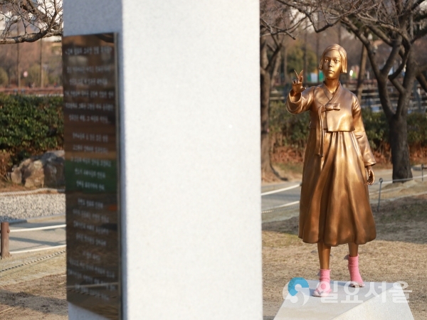 평화의소녀상     © 김해시 제공