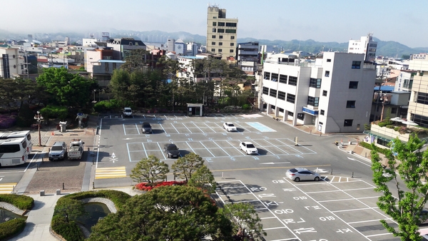 안동시청 전정 주차장 103면.