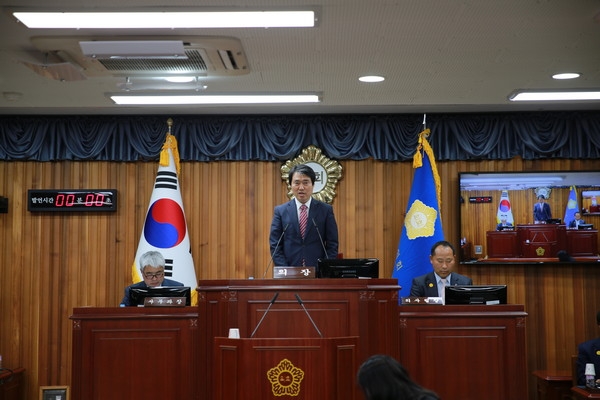 울진군의회가 13일 ‘제231회 울진군의회 임시회’ 폐회식을 마지막으로 15일간의 회기를 마쳤다.