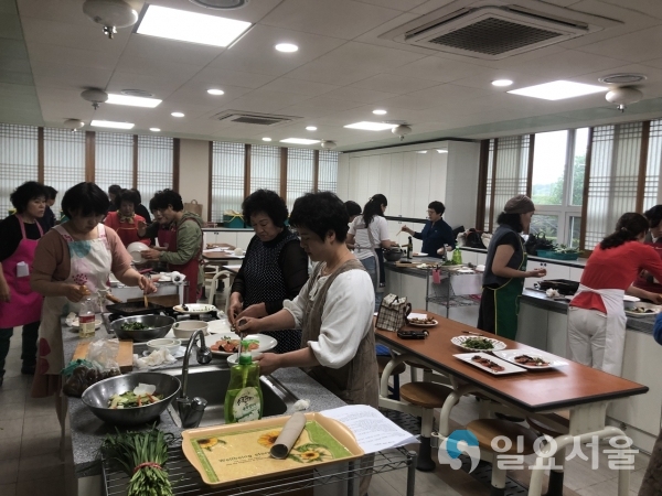 향토음식 만들기 © 함안군 제공