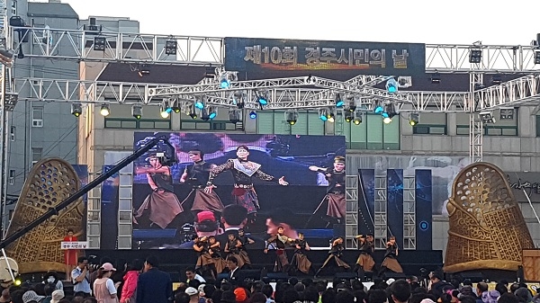 경주시가 오는 6월 8일 경주시민의 날을 맞아 제12회 경주시민의 날 기념행사를 ‘아름다운 경주人, 꽃으로 피어나다’라는 주제로 기념행사를 진행한다.