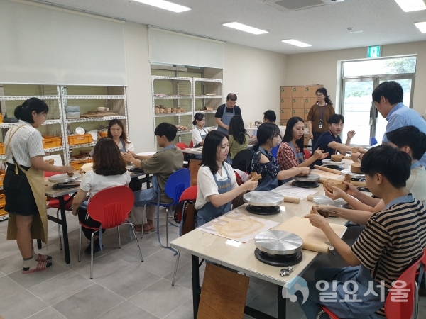 관광공사 경남지사 ‘여행리포터 가봄’ 김해시 취재 © 김해시 제공