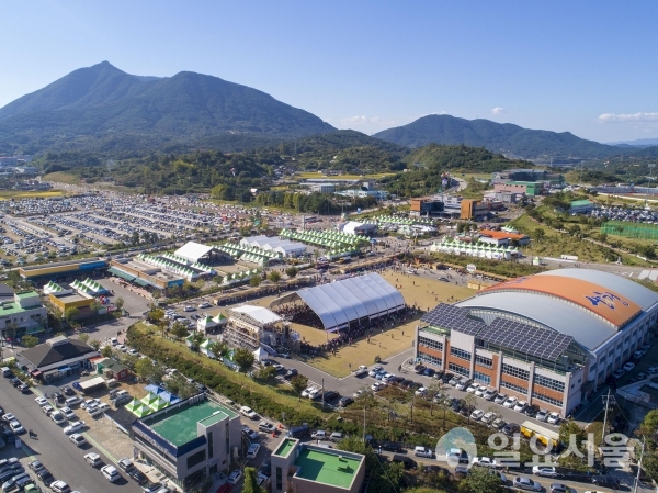 지난 2018년 제18회 산청한방약초축제 축제장 항공 전경 © 산청군 제공