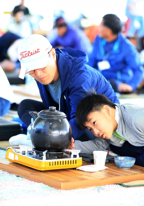 지난 2018년 제18회 산청한방약초축제 내몸의 보약 프로그램 © 산청군 제공