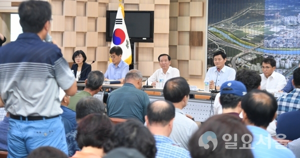 거창사과 50% 공동선별·공동계산 대토론회 © 거창군 제공